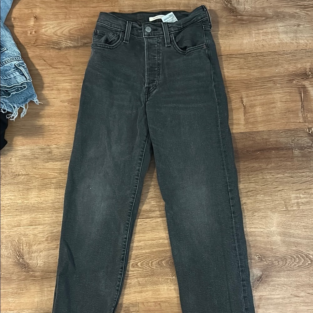 Black Levis ribcage straight leg jeans